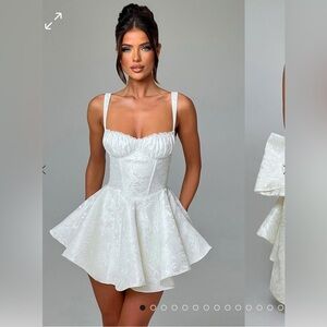 EMELIE PLAYSUIT - IVORY
Babyboo Fashion